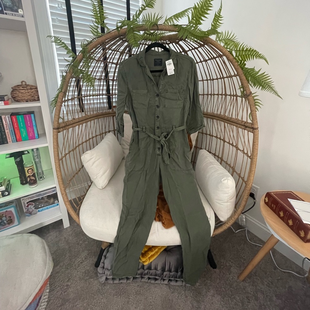 MOVING SALE. MOST ITEMS $20 OR LESS. Abercrombie & Fitch boiler suit NWT